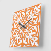 marokkanische Fliesen - orange und weiß Quadratische Wanduhr (Winkel)