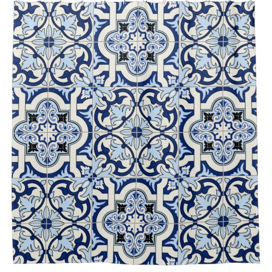 Marokkanische Fliesen: wunderschöne blaue Muster. Duschvorhang (Vorderseite)