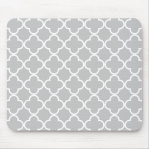 Marokkanisches graues Weiß Quatrefoil Muster Mousepad