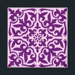 marokkanisches Kachel - lila und orchid Magnet<br><div class="desc">Marokkanisches inspiriertes Fliesenmuster mit polierter Keramik-Optik - tiefe Amethyste lila mit einem hellen orchiden Hintergrund</div>