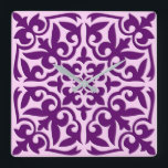 marokkanisches Kachel - lila und orchid Quadratische Wanduhr<br><div class="desc">Marokkanisches inspiriertes Fliesenmuster mit polierter Keramik-Optik - tiefe Amethyste lila mit einem hellen orchiden Hintergrund</div>