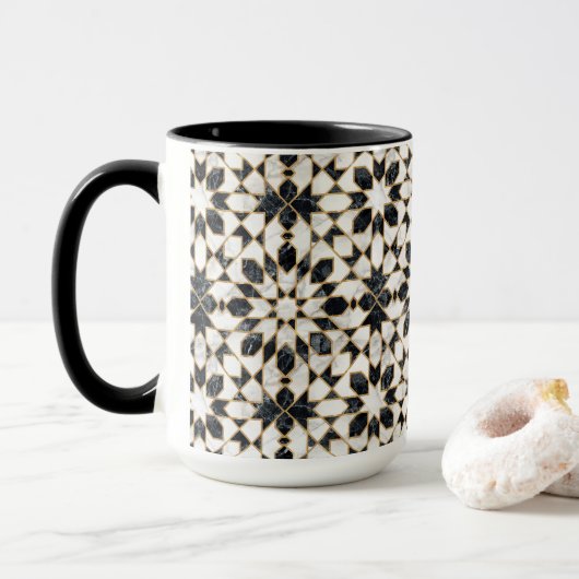 Marokkanisches Mosaik aus schwarzem und weißem Mar Tasse (Mit Donut)