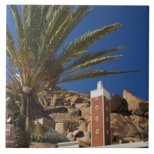MAROKKO, Anti-Atlas, Gebiet TAFRAOUTE: ADAI, Rot Fliese