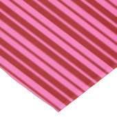 Marone Rot Pink Streifen Design Tischdecke (Schrägansicht)