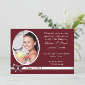 Maroon Abschluss Foto Party Einladung (Stehend Vorderseite)
