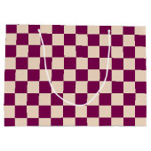 Maroon and beige checkerboard pattern große geschenktüte (Rückseite)