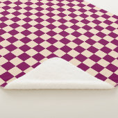 Maroon and beige checkerboard pattern sherpadecke (3/4)