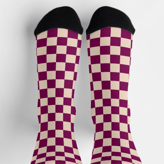 Maroon and beige checkerboard pattern socken (Oben)