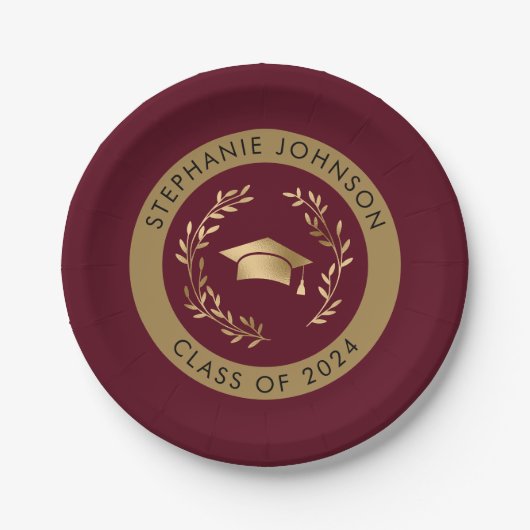 Maroon and Gold Grad Cap Class of 2024 Party Pappteller (Vorderseite)