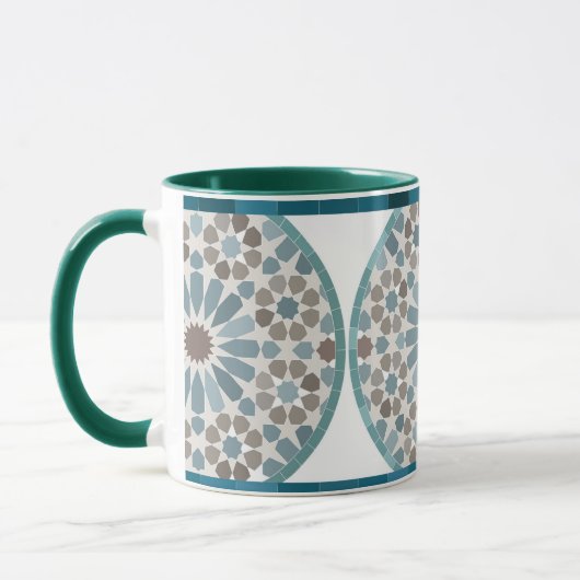 Maroon and Green Geometric Pattern Mug Tasse (Links)