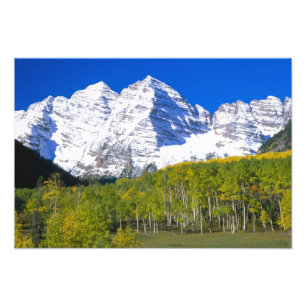 Maroon Bells mit Herbst-Aspenwald. Fotodruck