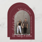 Maroon Berry Botanical Blätter Arch Save the Date Einladung (Vorne/Hinten)