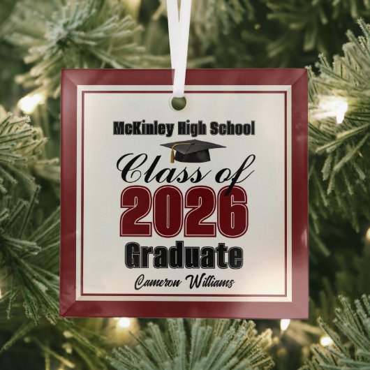 Maroon Class of 2026 Graduation Custom Christmas Ornament Aus Glas (Insitu)