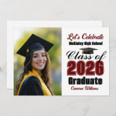 Maroon Class of 2026 Photo Graduation Party Einladung (Vorne/Hinten)