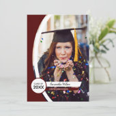 Maroon Curved Frame Foto Abschluss Einladung (Stehend Vorderseite)