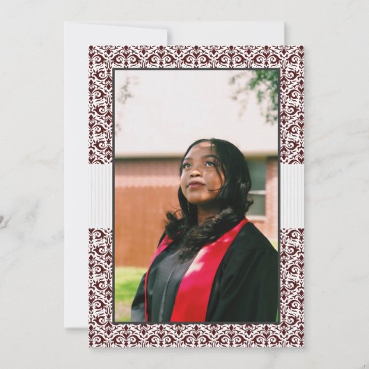 Maroon Damask Pattern Foto Abschluss Einladung (Rückseite)