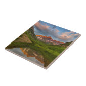 Maroon Glocken Reflektion von Calm Maroon Fliese (Seite)