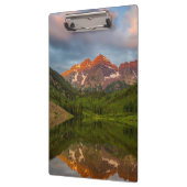 Maroon Glocken Reflektion von Calm Maroon Klemmbrett (Links)