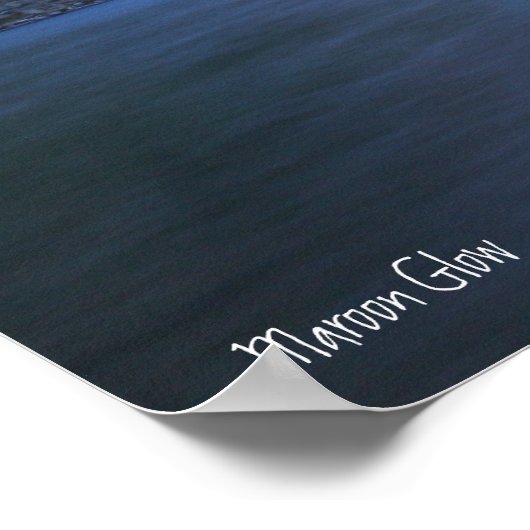 Maroon Glow Poster (Ecke)