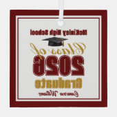 Maroon Gold Class of 2026 Graduation Christmas Ornament Aus Glas (Rückseite)