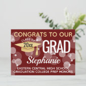 Maroon Gold Confetti Bokeh Bubbles Abschluss Einladung (Stehend Vorderseite)