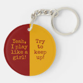 Maroon Gold Girls Basketball spielen wie ein Mädch Schlüsselanhänger (Rückseite)