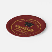 Maroon Gold Graduate Custom 2025 Graduation Party Pappteller (Schrägansicht)