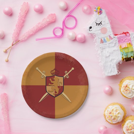 Maroon & Gold Royal Knight Griffin Shield Party Pappteller (Party)