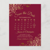 Maroon & Gold Wedding Save the Date Calendar Ankündigungspostkarte (Vorderseite)
