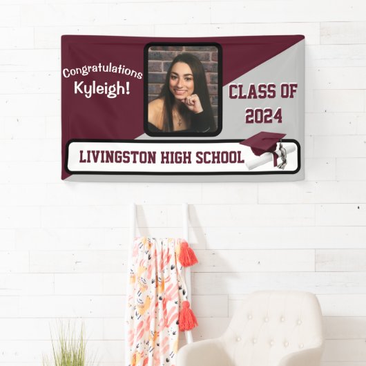 Maroon, Grau & Weiß Abschluss Banner (Insitu)