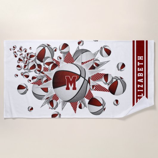 Maroon graue Basketbälle Stars Mädchen mit Monogra Strandtuch (Vorderseite)