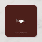 Maroon Minimalistisch Modern Influencer Scannable Quadratische Visitenkarte (Vorderseite)