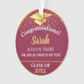 Maroon Red Gold Abschluss Class of 2025 Custom Ornament (Vorderseite)