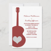 Maroon Red Guitar Heart Wedding Einladung (Vorderseite)