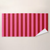 Maroon Red Pink Stripes Design Badehandtuch (Badehandtuch)
