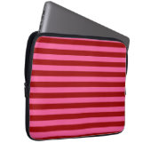Maroon Red Pink Stripes Design Laptopschutzhülle (Vorne Rechts)
