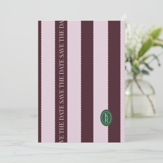 Maroon Scalloped Edge Save the Date Einladung (Stehend Vorderseite)