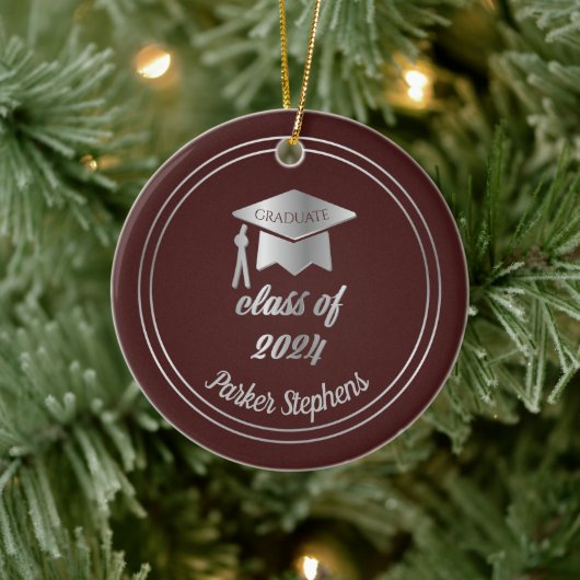 Maroon Silver Graduate Cap Abschluss 2023 Foto Keramik Ornament (Baum)