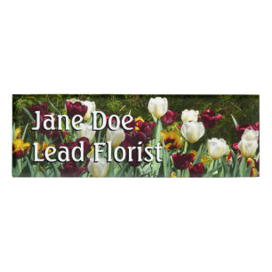 Maroon und Gelbe Tulips farbenfrohe Blumen Namenschild
