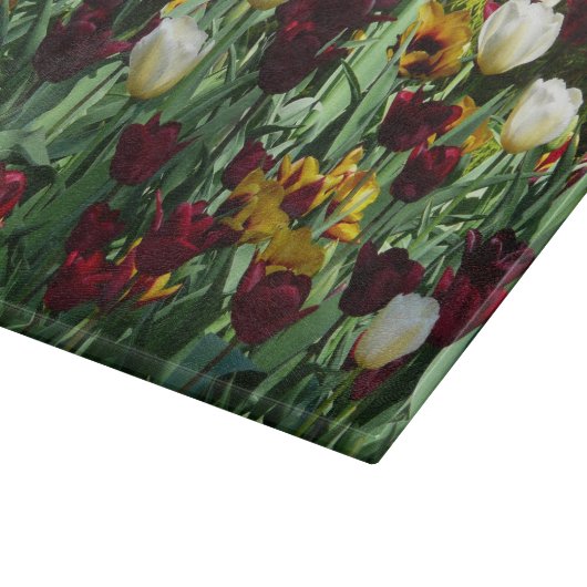 Maroon und Gelbe Tulips farbenfrohe Blumen Schneidebrett (Ecke)