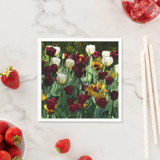 Maroon und Gelbe Tulips farbenfrohe Blumen Serviette (Beispiel)