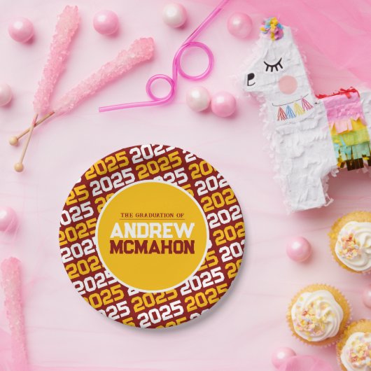 Maroon und Gold Personalisierter Abschluss Pappteller (Party)