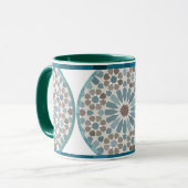 Maroon- und grünes geometrisches Muster-Mug Tasse (Vorderseite Links)
