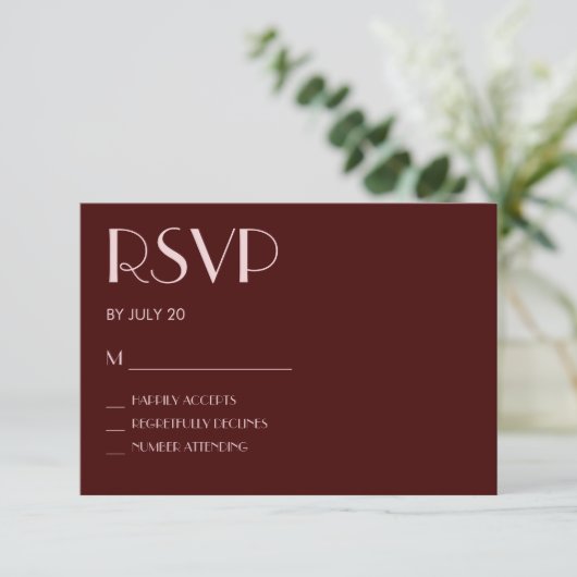 Maroon und hellrosa Hochzeitskarte RSVP Karte (Stehend Vorderseite)