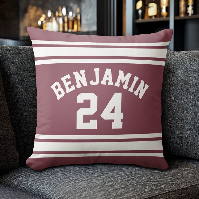 Maroon und White Jersey Stripes Individuelle Name Kissen (Custom Sporty Pillow)