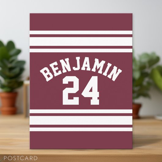 Maroon und White Jersey Stripes Individuelle Name Postkarte