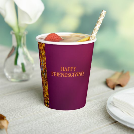 Maroon Verlasst Erntedank Friendsgiving Pappbecher (In Situ)