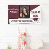 Maroon & White Abschluss Banner (Insitu)