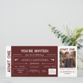 Maroon & White Abschluss Faux-Ticket | Einladung (Stehend Vorderseite)