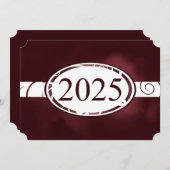 Maroon & White Floral Button 2025 Graduation Party Einladung (Vorne/Hinten)